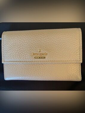 Kate Spade Jackson Street Meredith Wallet in Ash Grey EUC
